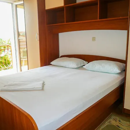 Apartments Saric Makarska Esterno foto